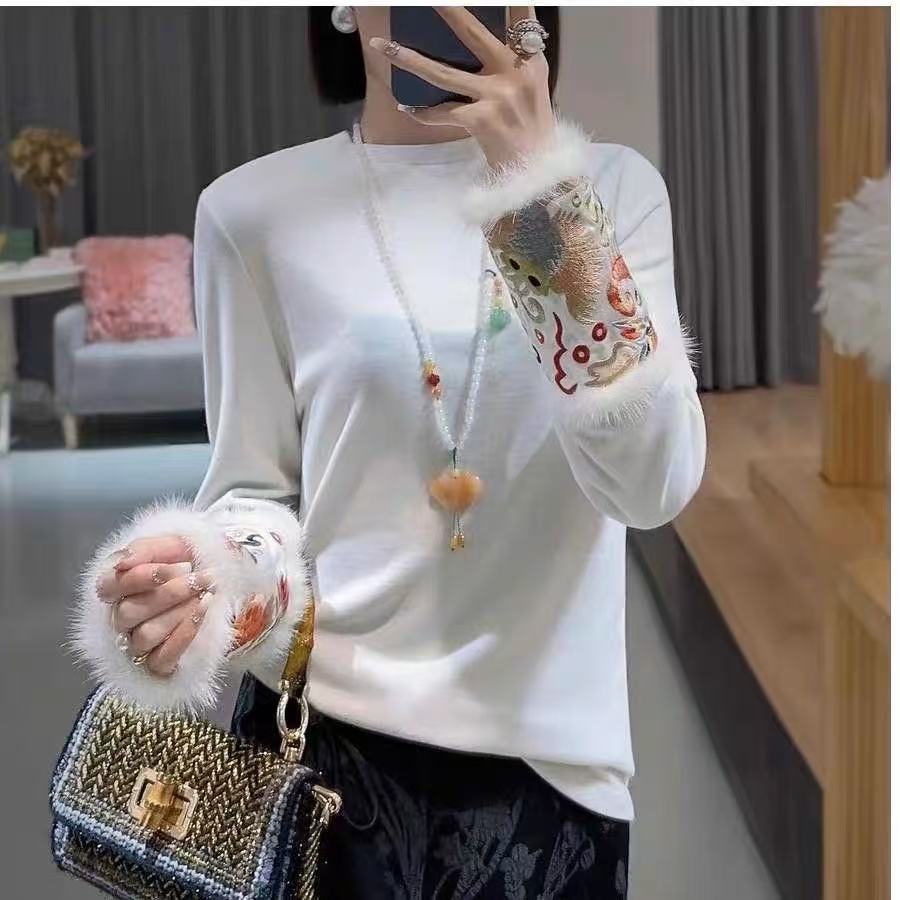 竺枝~新中式加绒刺绣圆领打底衫毛毛袖口秋冬时尚保暖上衣598