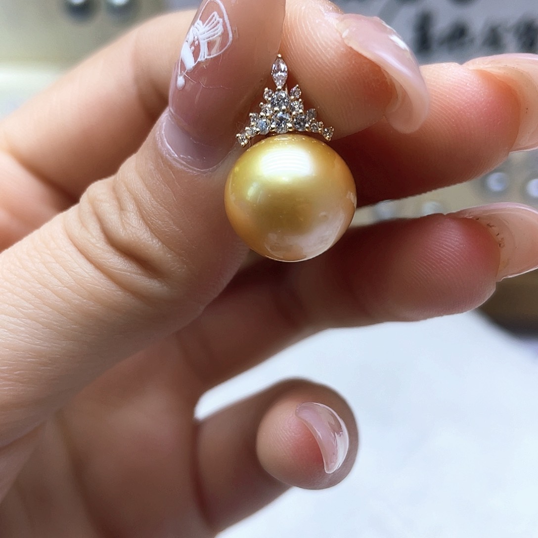 海水珍珠颈饰18K金镶嵌