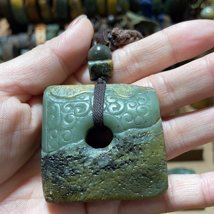 岫岩河磨玉（透闪石质玉）挂件未镶嵌