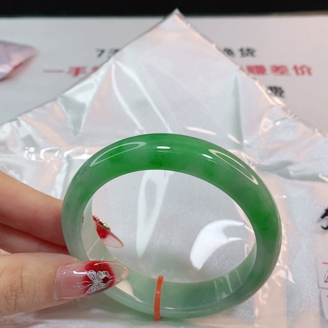 翡翠手镯未镶嵌钱*52 52 52
