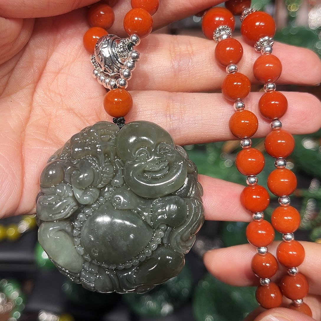 颈饰未镶嵌和田玉（糖玉）