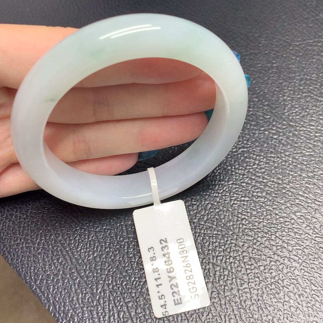 翡翠手镯未镶嵌天然缅甸翡翠