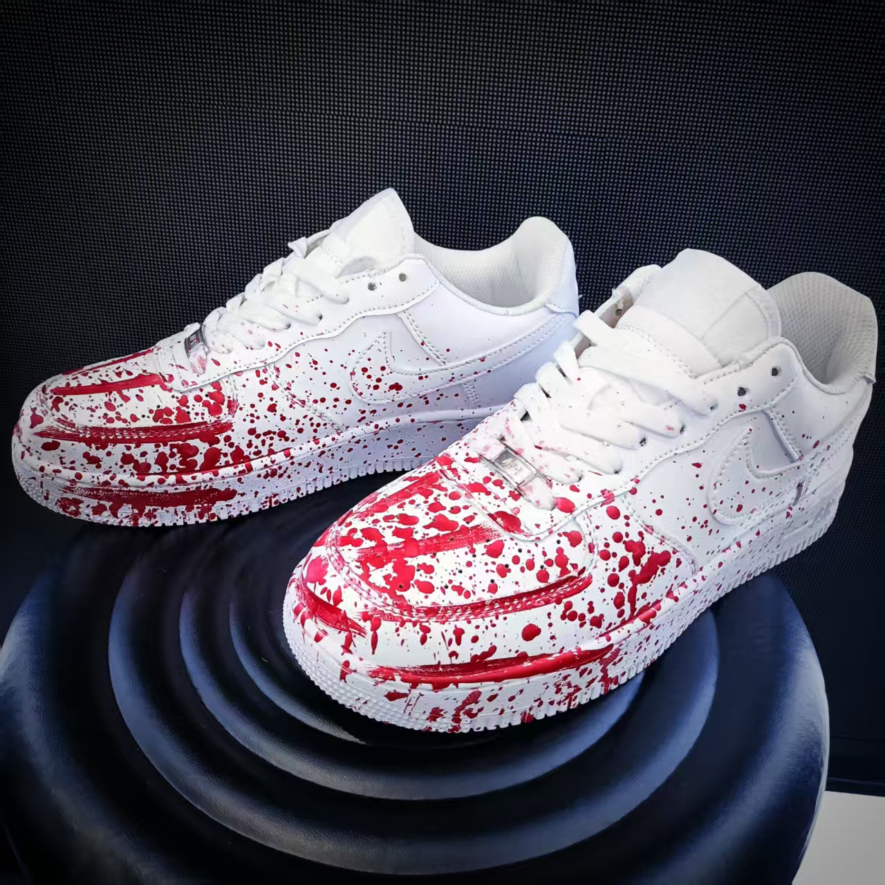 红色个性时尚休闲男运动潮流轻奢休闲小白鞋