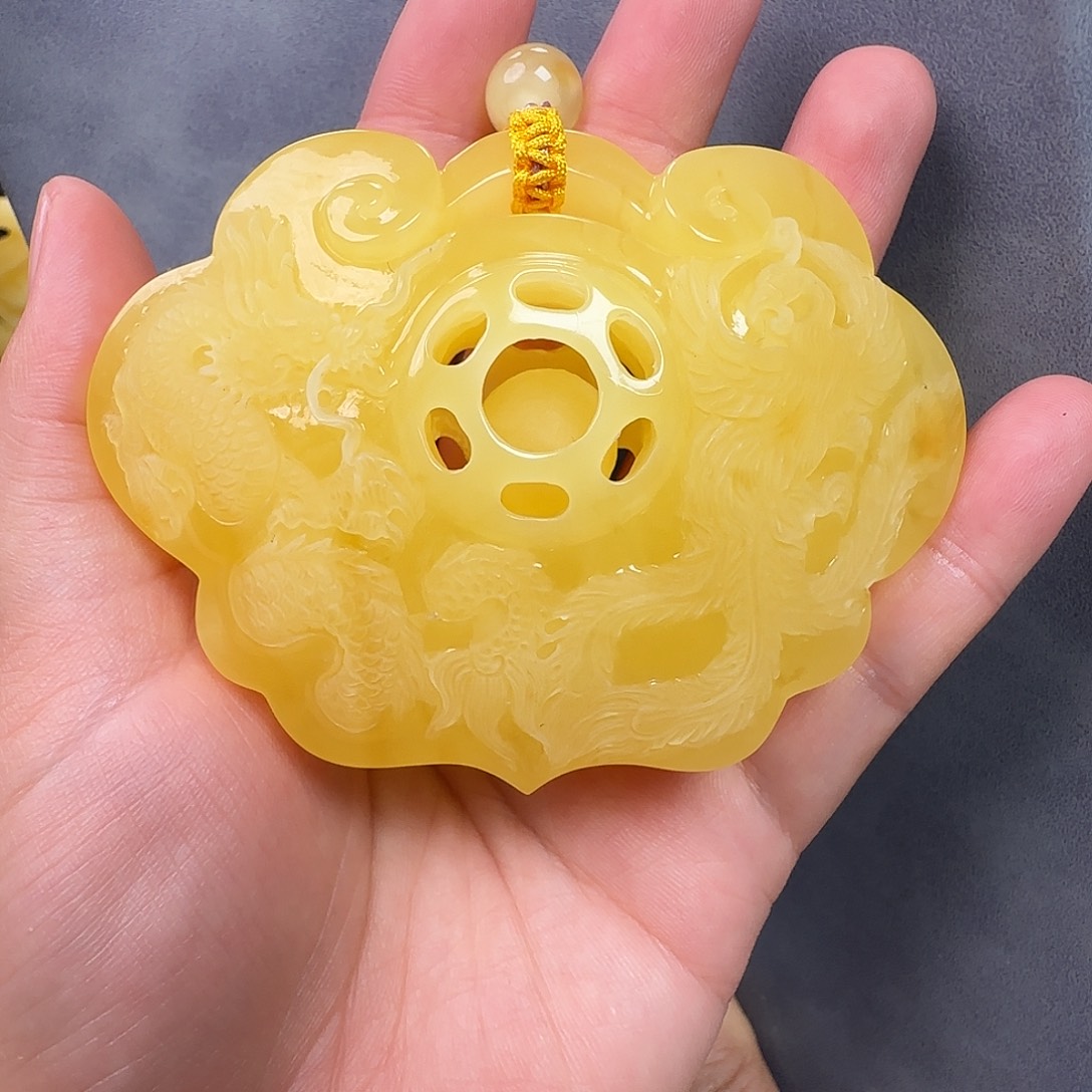 蜜蜡未镶嵌珠宝奇石