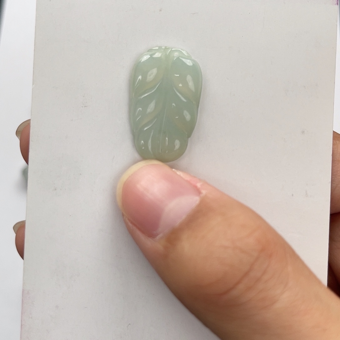 翡翠未镶嵌颈饰翡翠叶子