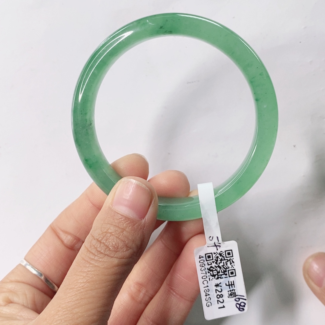 石英质玉未镶嵌手镯