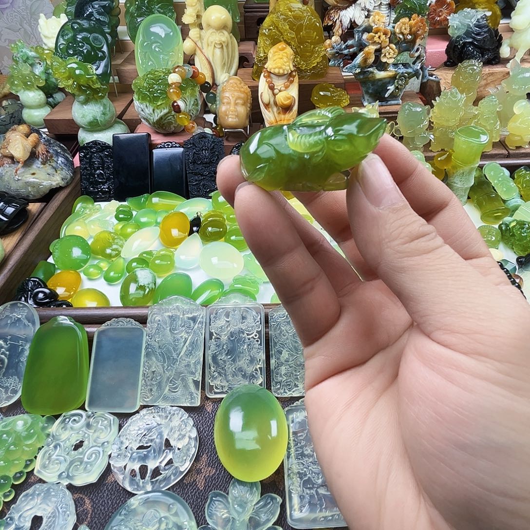 岫玉未镶嵌吊坠(不含链)