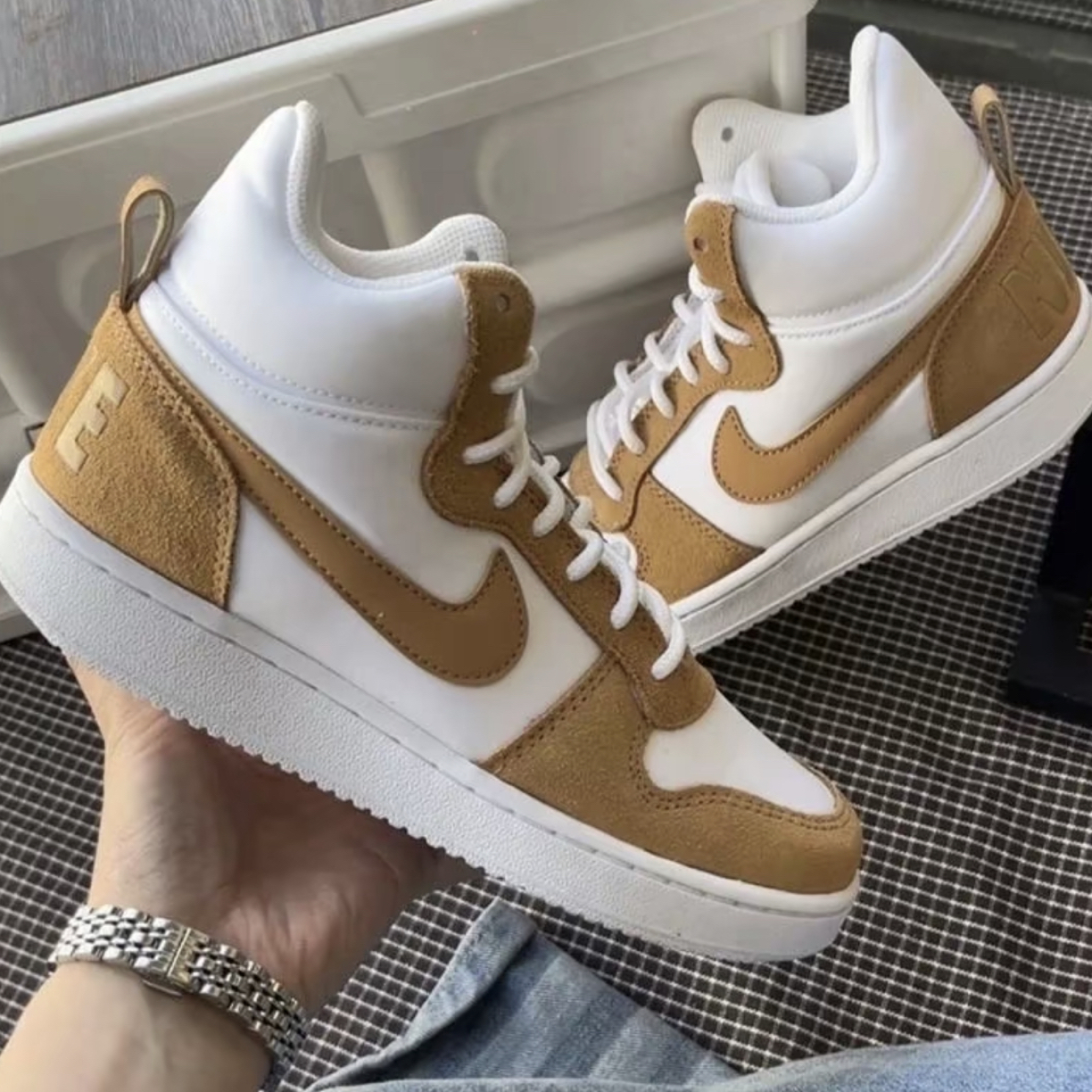 【断码孤品】Nike Court Borough 舒适防滑耐磨板鞋女款 HV1802-121