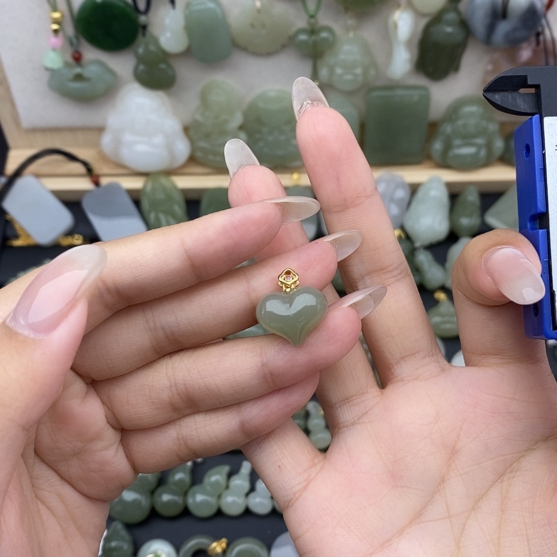 和田玉银S925镶嵌吊坠(赠链)