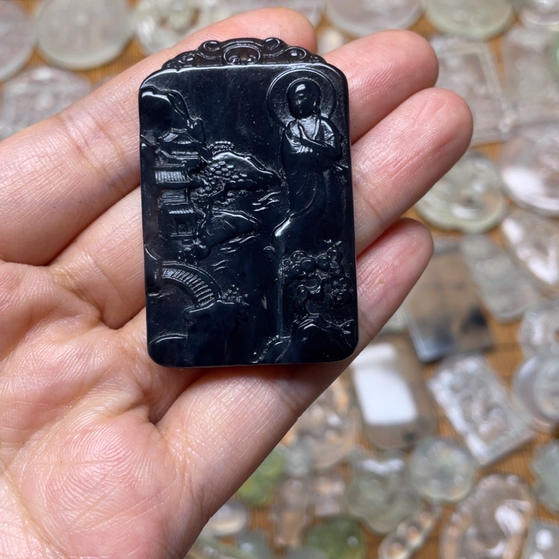 未镶嵌蛇纹石玉颈饰