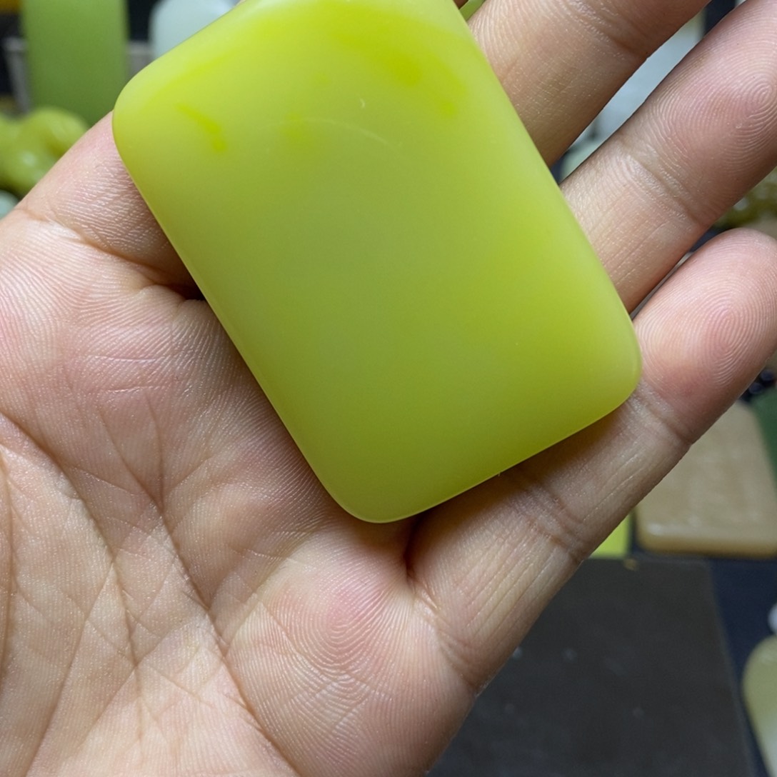 和田玉未镶嵌颈饰追*者