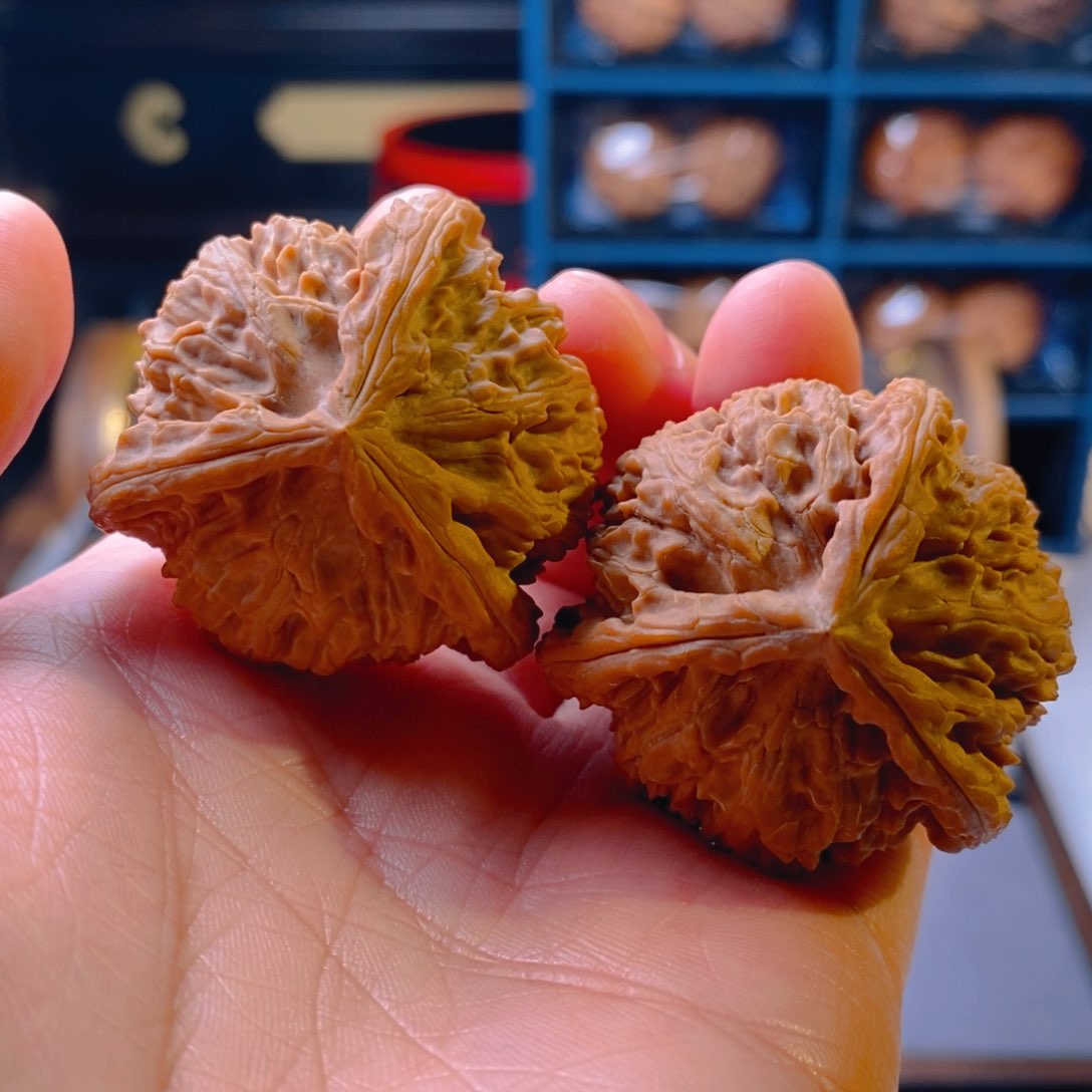 精品核桃把件42白奔