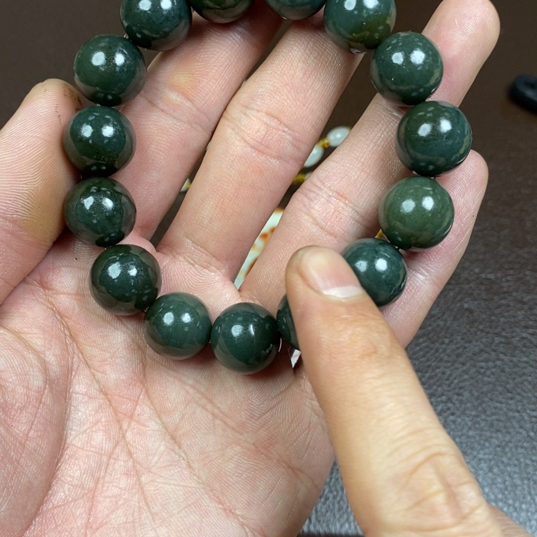 燕***然和田玉（糖玉）未镶嵌手链