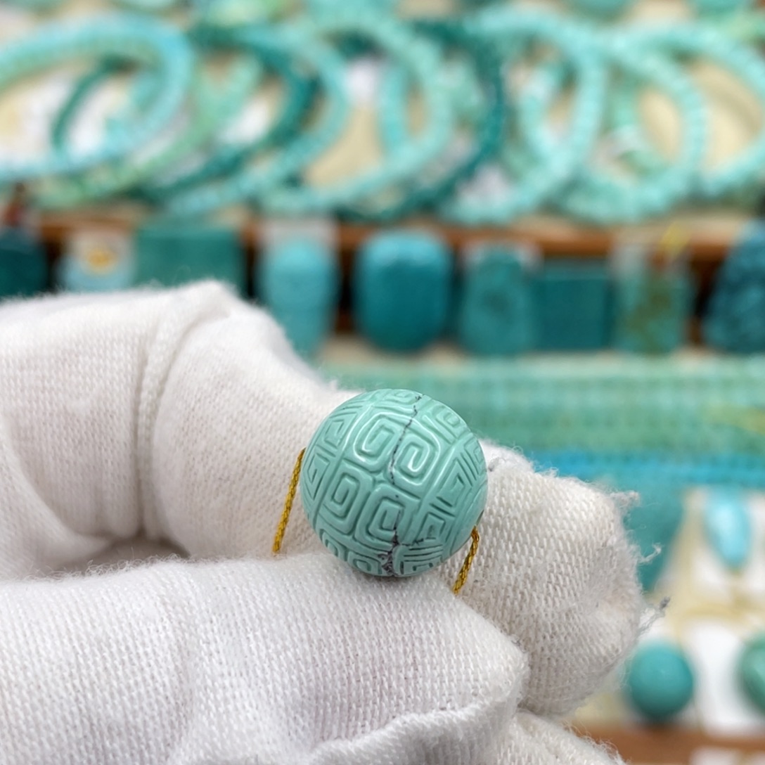 绿松石未镶嵌颈饰