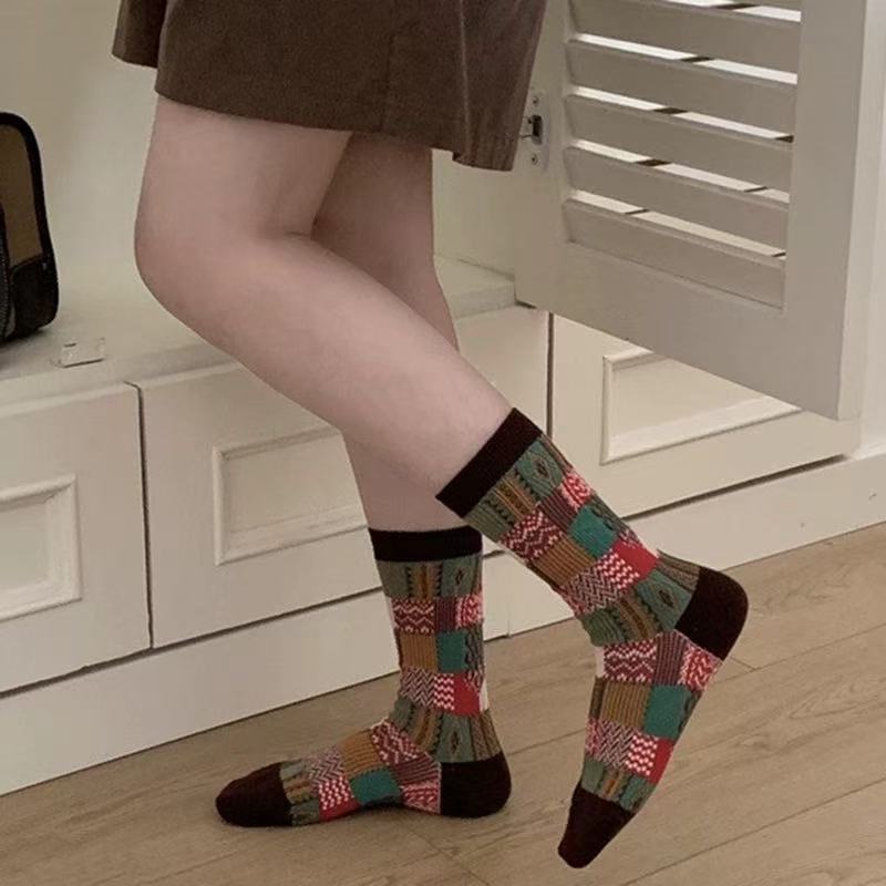 男女同款潮袜土星刺绣复古格子ins中筒秋冬袜子网红韩版学院风