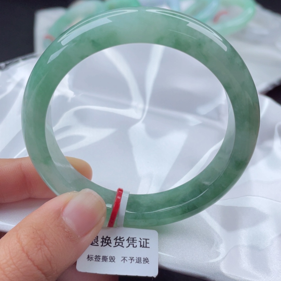 翡翠手镯未镶嵌54.8圈