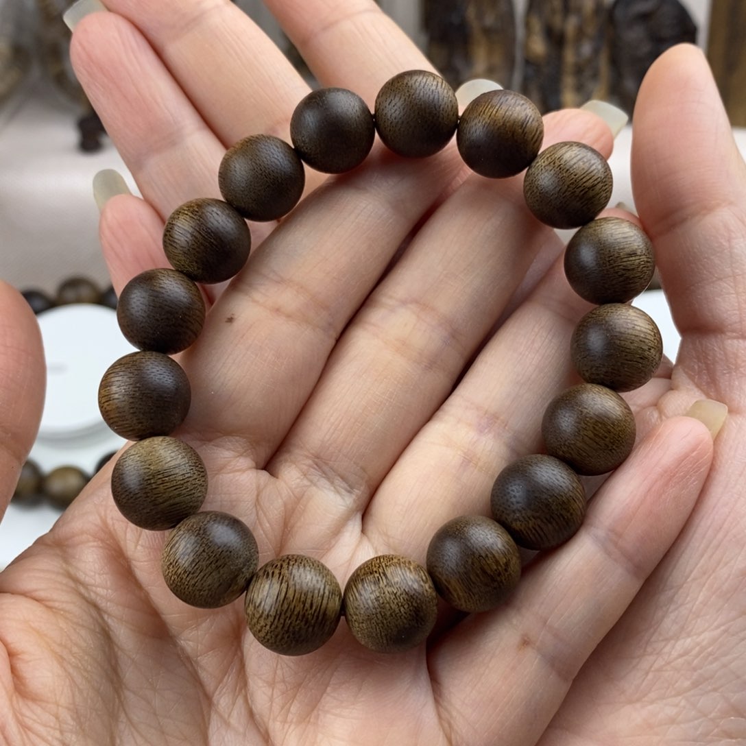 沉香手串杜****店越南芽庄白奇楠