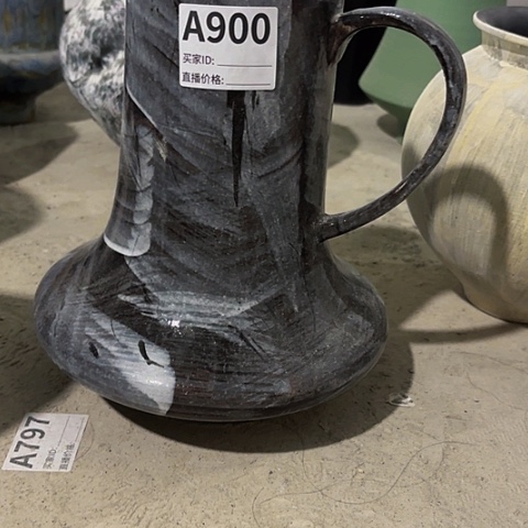 陶瓷哇塞小珑福利花瓶A900