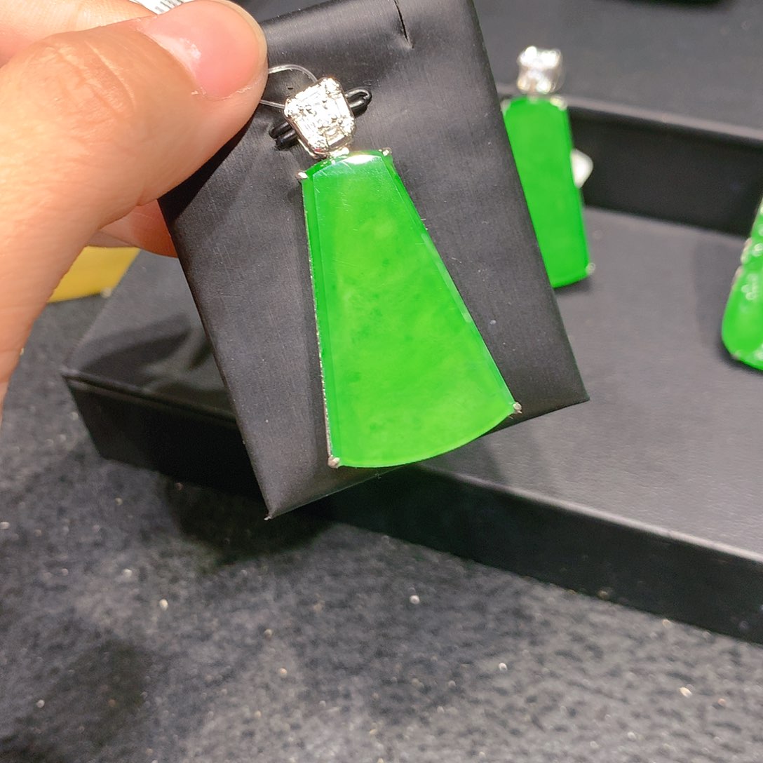 颈饰银S925镶嵌翡翠0000532