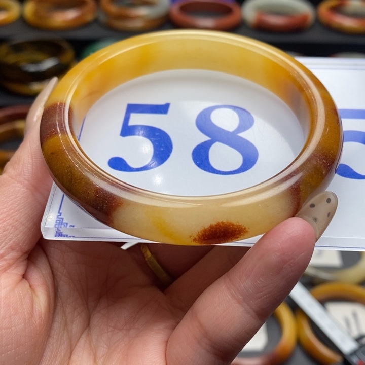 石英质玉（黄龙玉）手镯未镶嵌