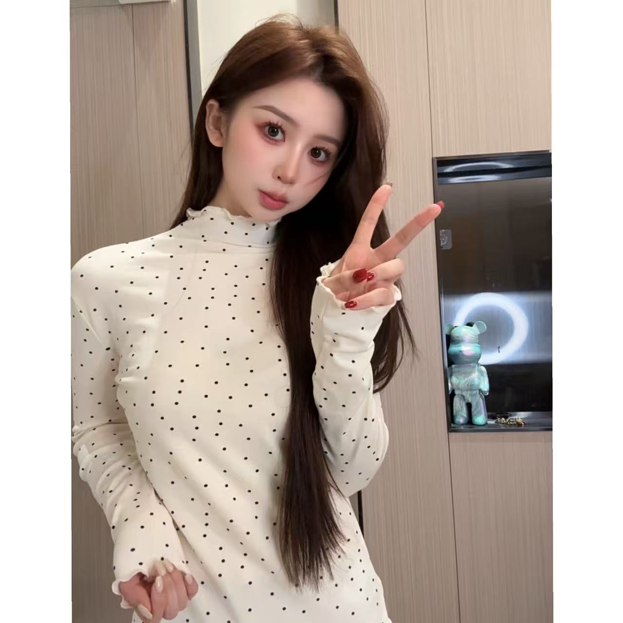 冬季加绒磨毛木耳边半高领打底衫女2025新款波点长袖T恤内搭上衣