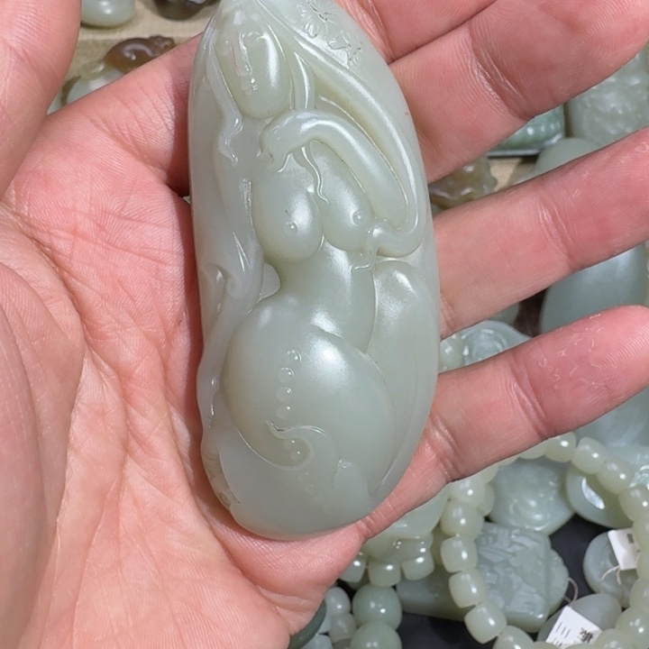 和田玉颈饰未镶嵌