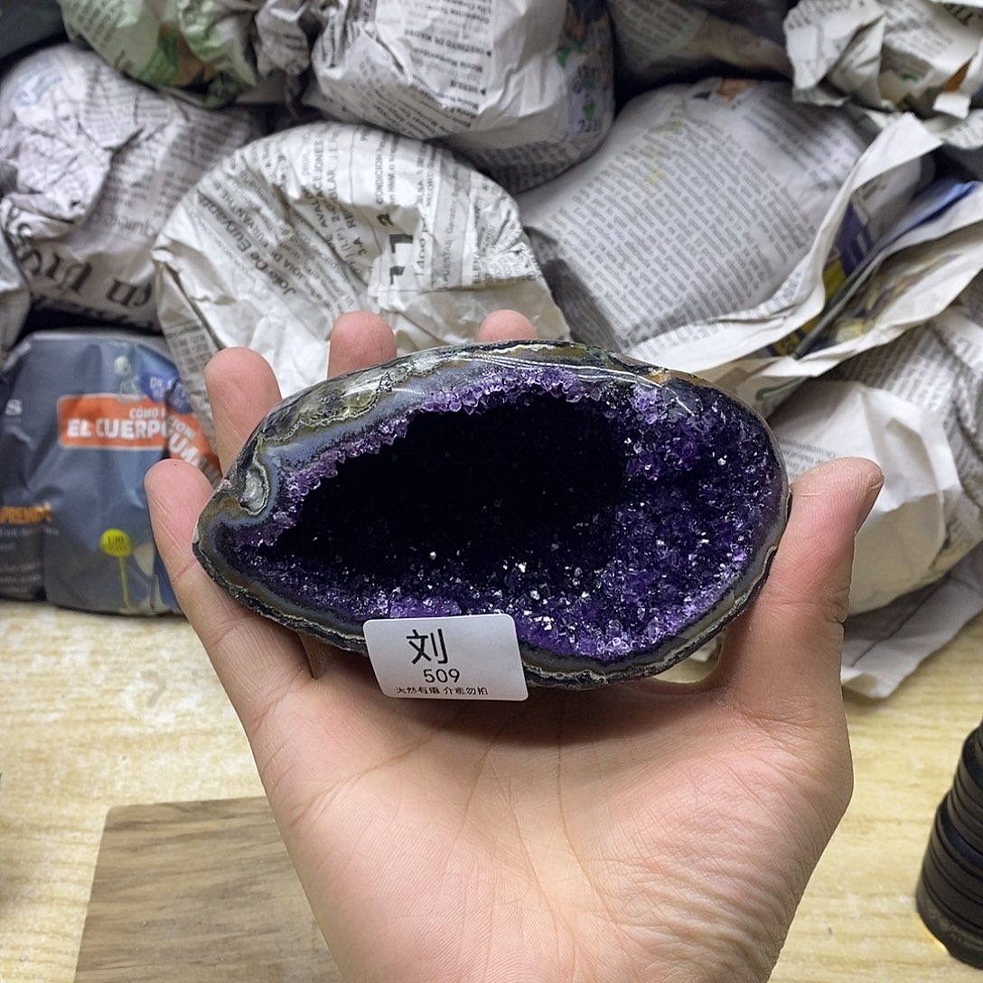 未镶嵌水晶珠宝半成品