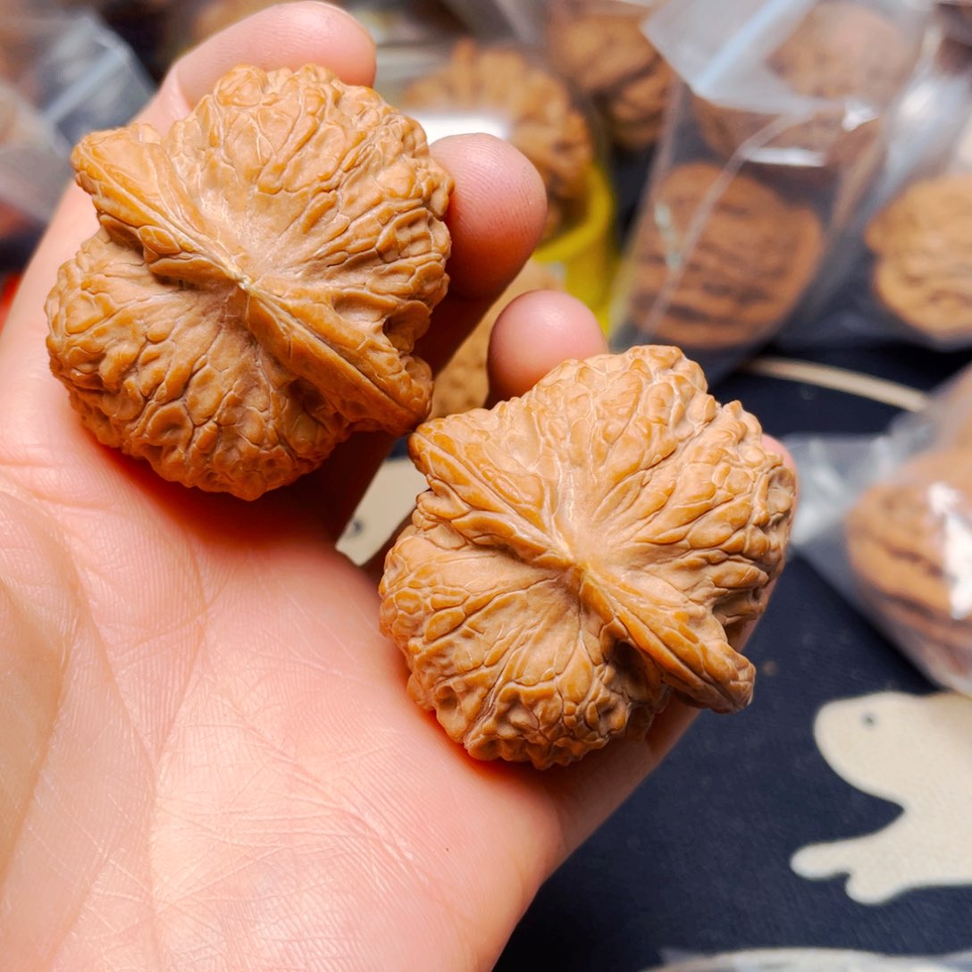 吊坠文玩核桃血麒麟