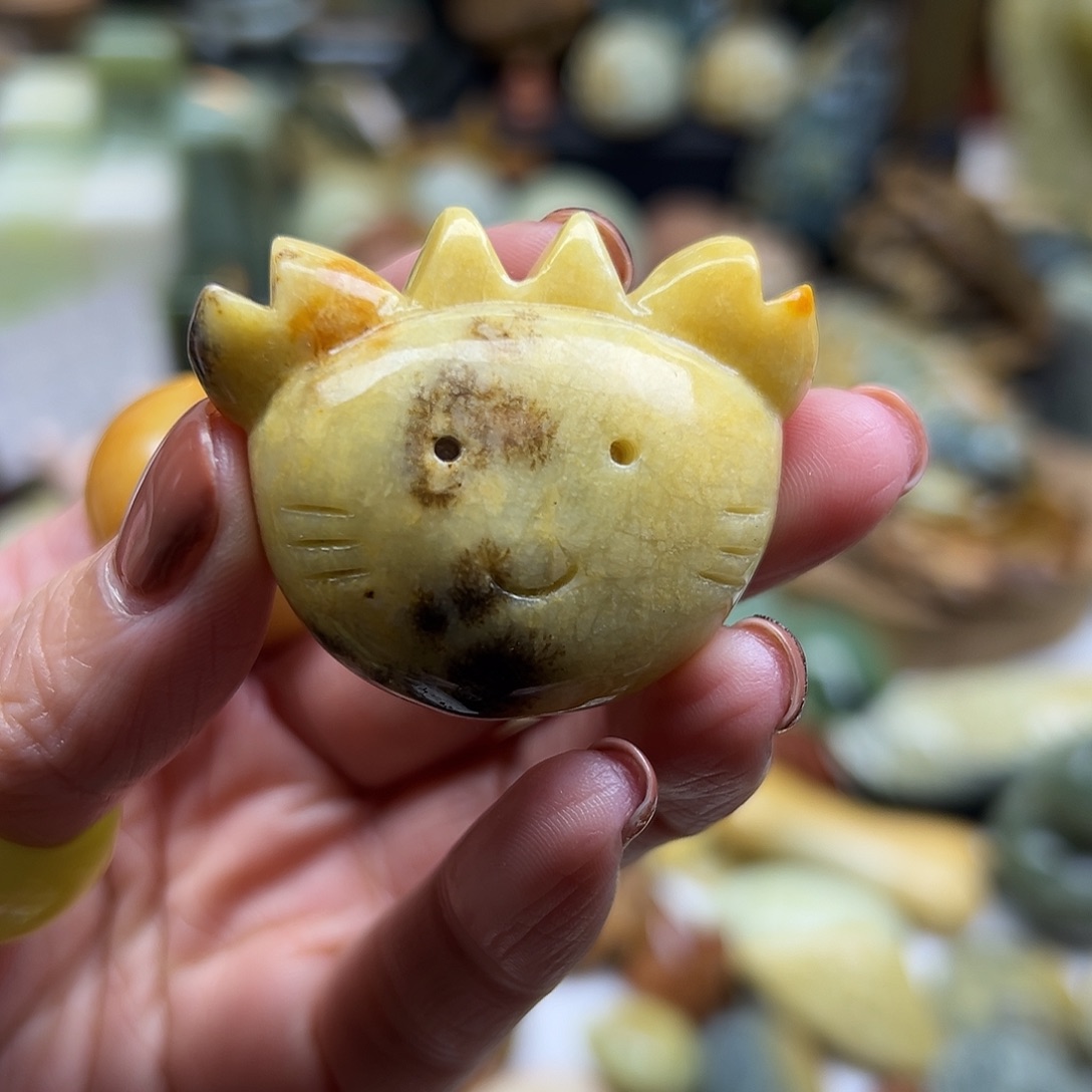 岫玉未镶嵌颈饰辽阳料猫