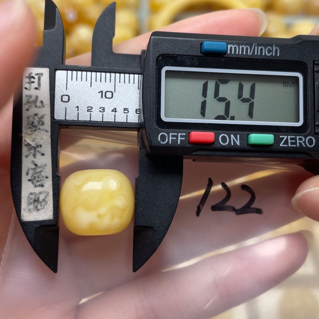 蜜蜡裸石未镶嵌蜜蜡老型