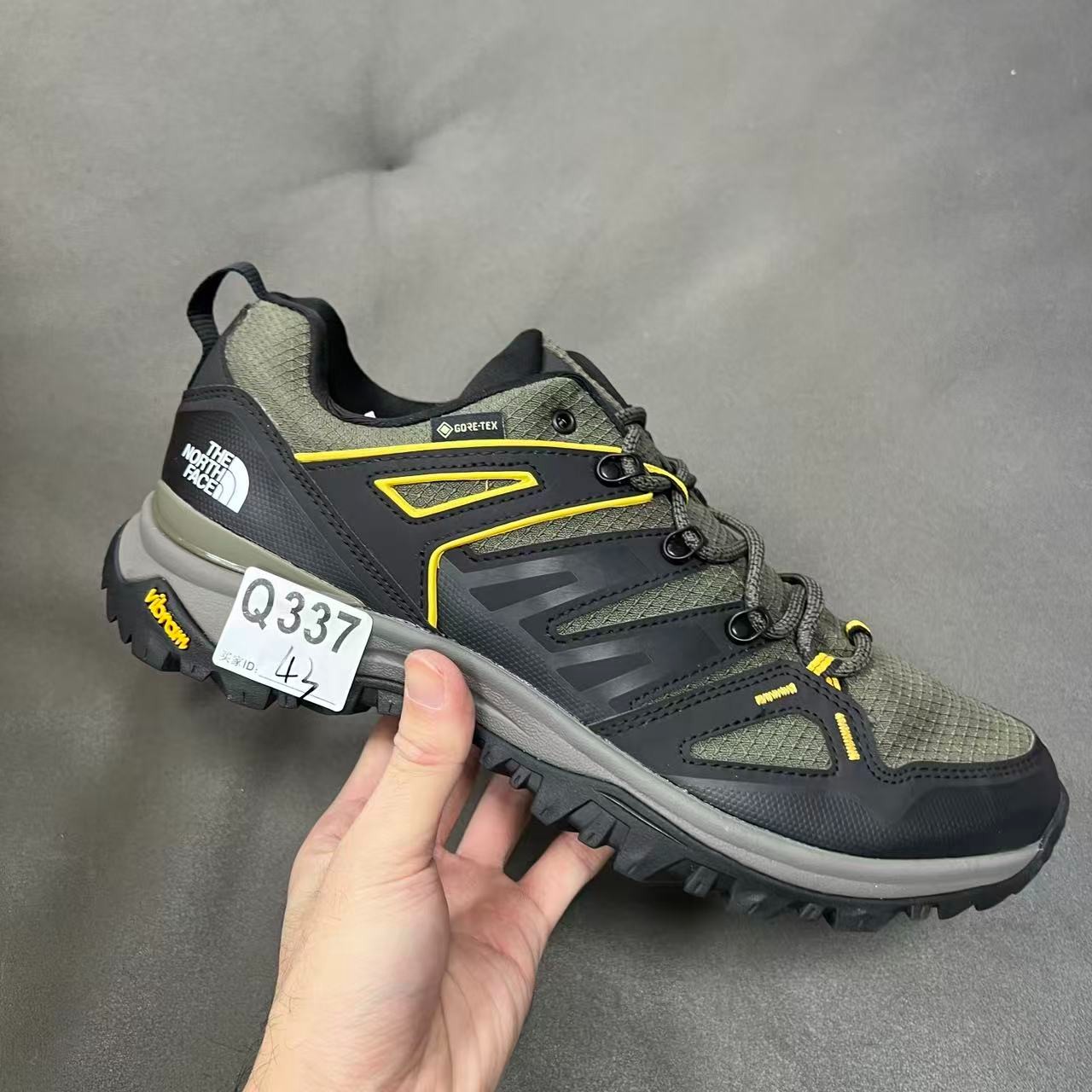 新款户外运动休闲鞋 Q337( 无原盒 鞋垫后配)