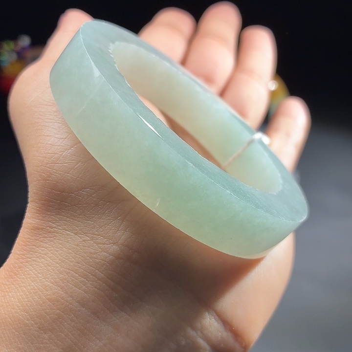 定制翡翠未镶嵌翡翠手镯