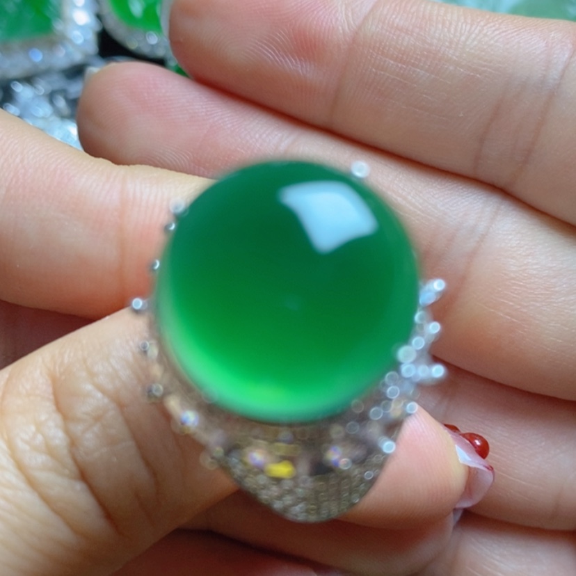 【闪购商品】翡翠挂件未镶嵌蛋面