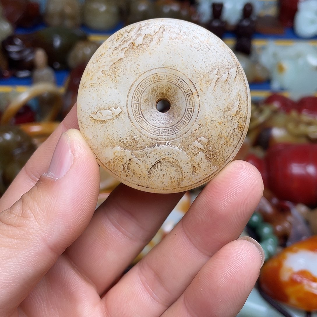 然***鸽和田玉未镶嵌挂件