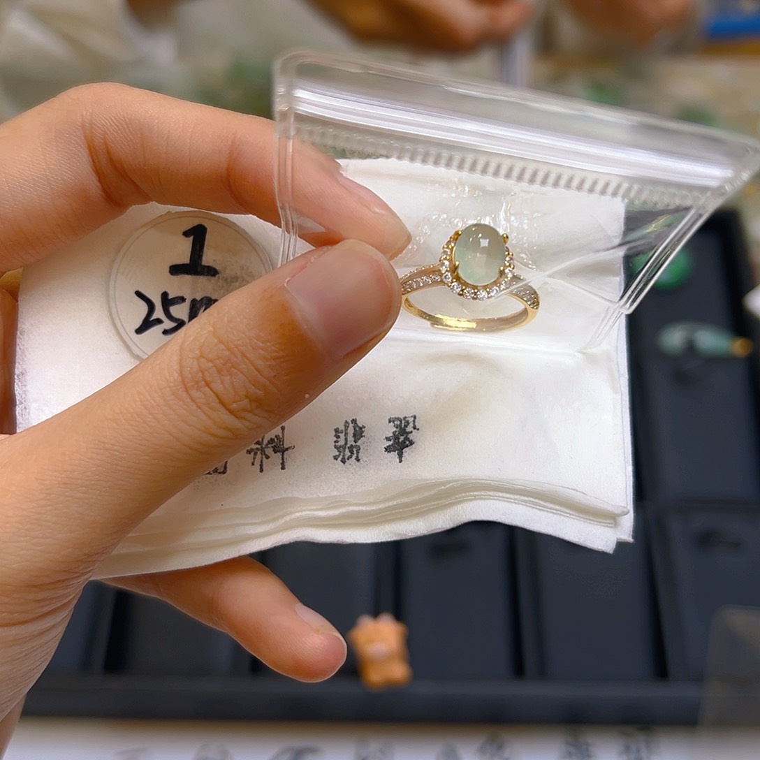 翡翠颈饰银S925镶嵌翡翠