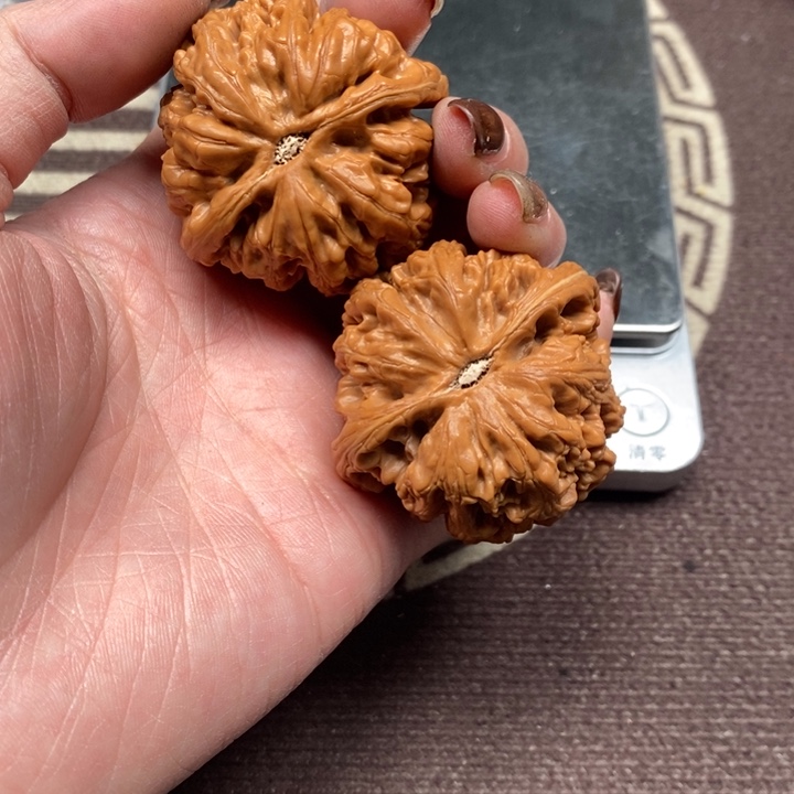 文玩核桃吊坠粗筋微修