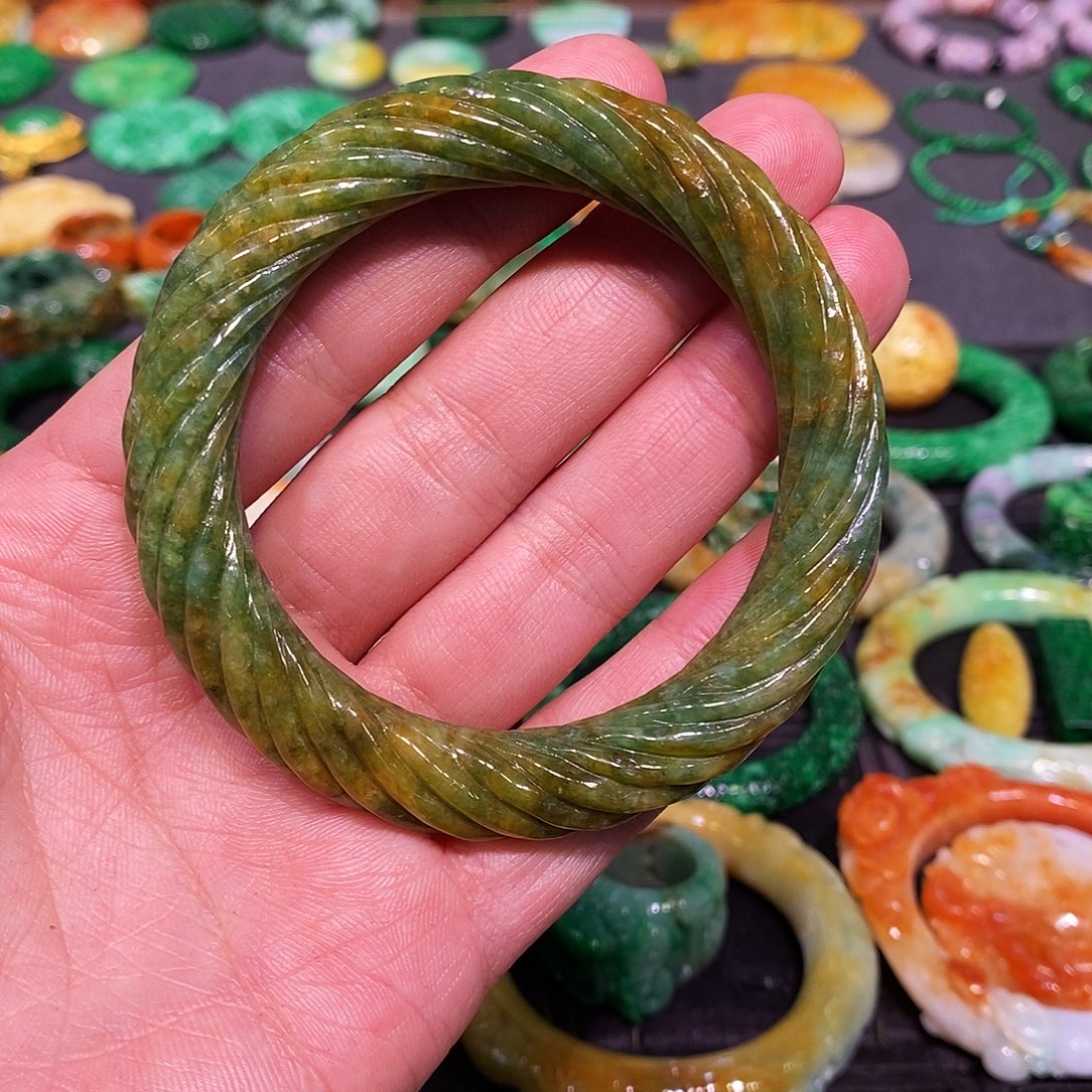 翡翠未镶嵌手镯翡翠