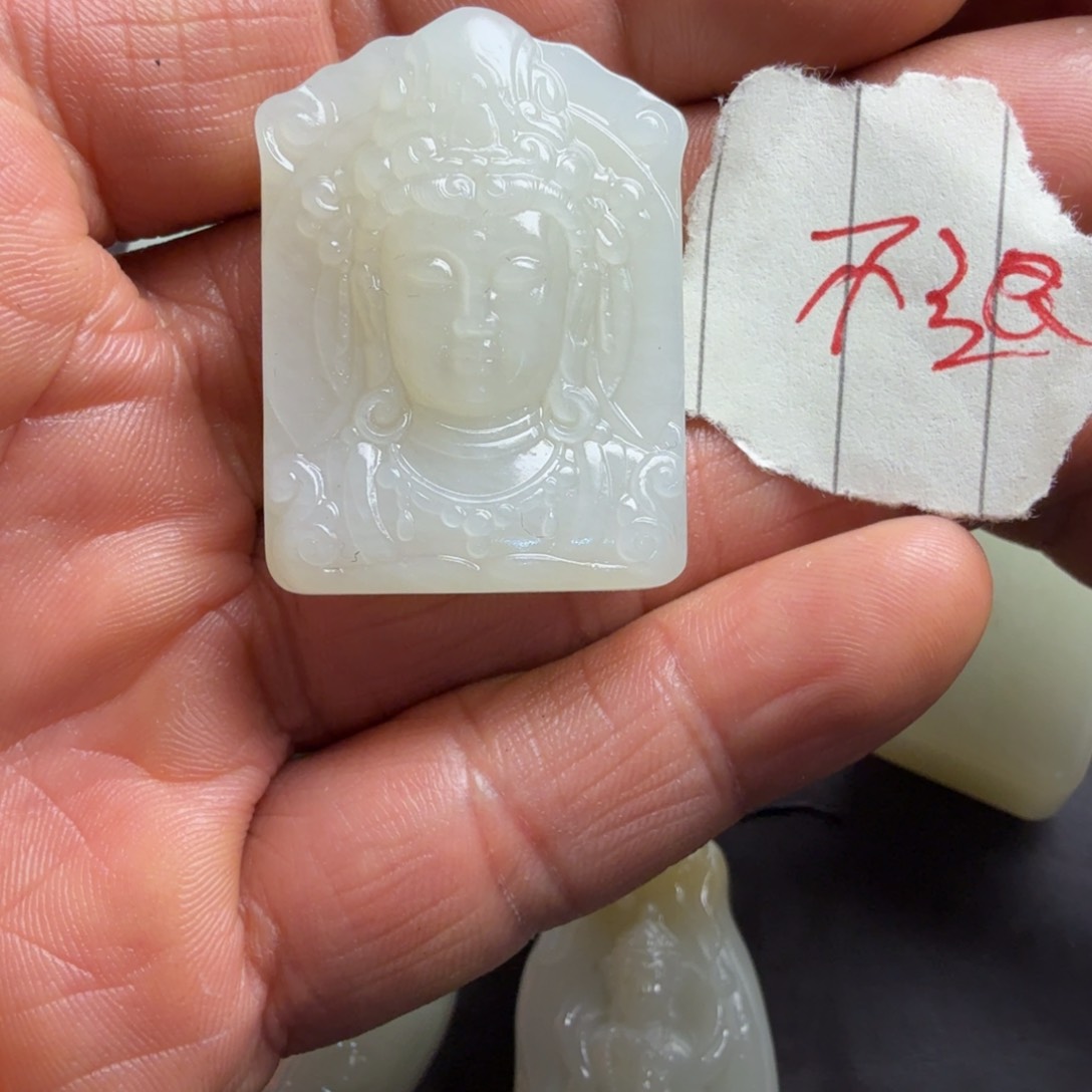 和田玉颈饰未镶嵌欢**羽