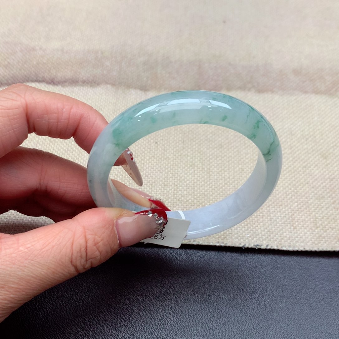 翡翠手镯未镶嵌缅甸翡翠手镯