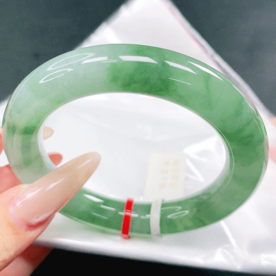 翡翠未镶嵌手镯53