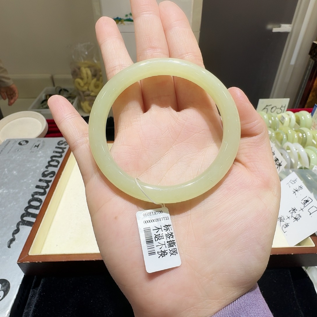 暮***汐和田玉未镶嵌手镯01