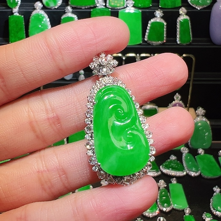 翡翠吊坠(不含链)18K金镶嵌