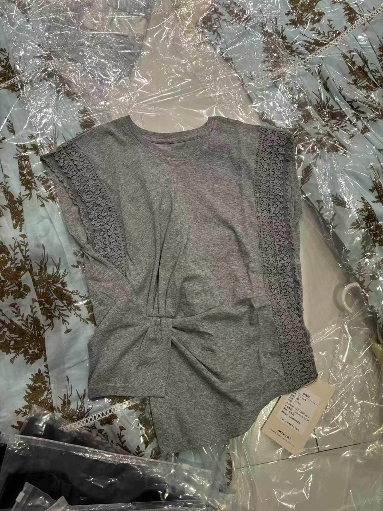 金子家夏款上新  蕾丝拼接T 超显瘦 不支持7天无理由退换