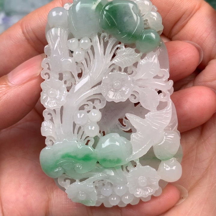 翡翠未镶嵌颈饰翡翠