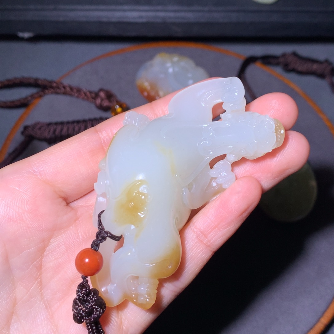 和田玉颈饰未镶嵌静**思