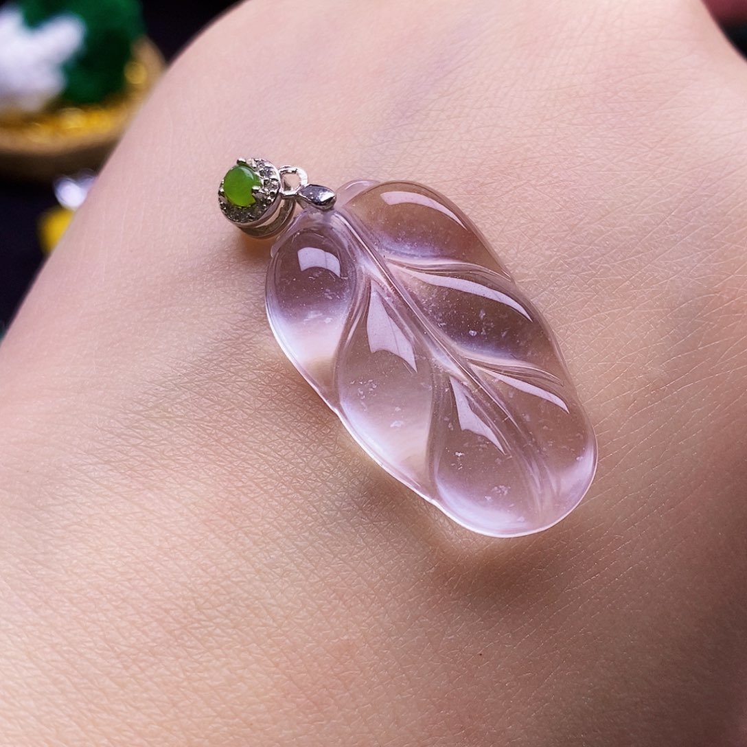 石英质玉未镶嵌颈饰