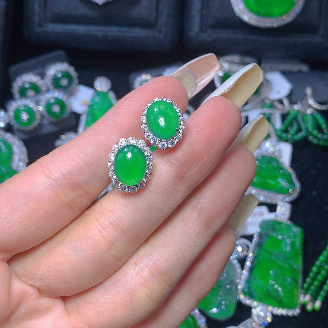 翡翠颈饰银S925镶嵌翡翠