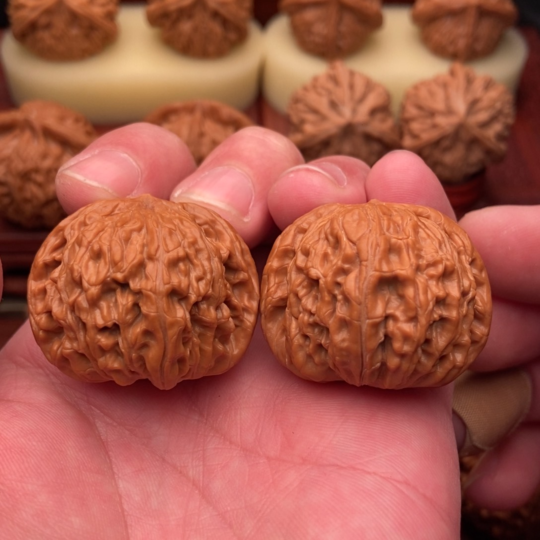 桃核把件野生红皮正磨38