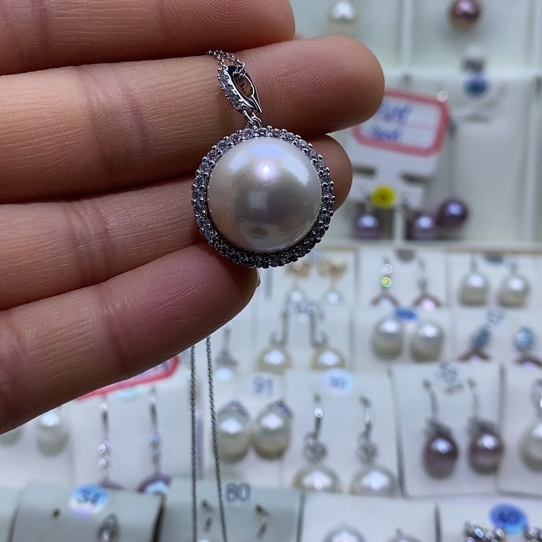 淡水珍珠吊坠(赠链)未镶嵌