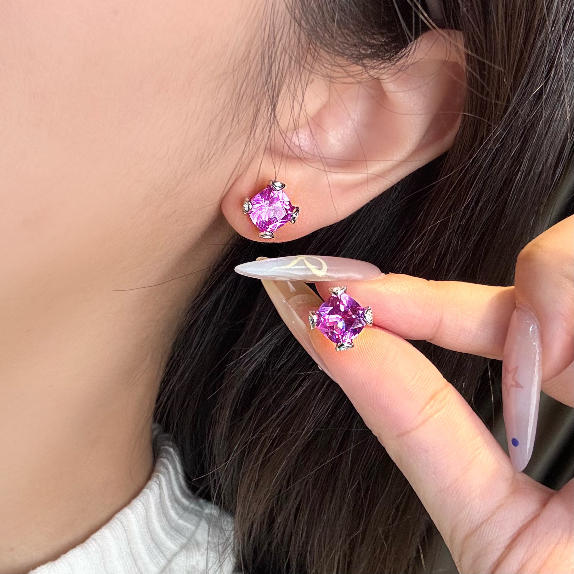 培育蓝宝石E0206 新款镶嵌枕形热粉色时尚精致气质耳钉耳饰